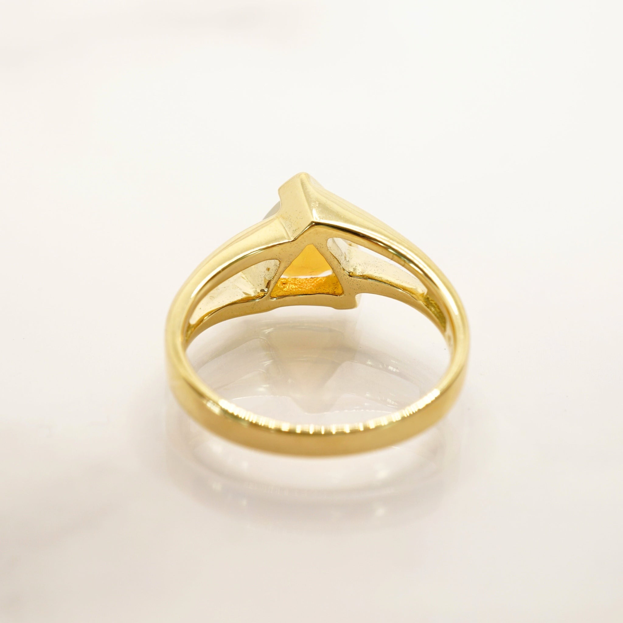 18ky gold opal ring back side