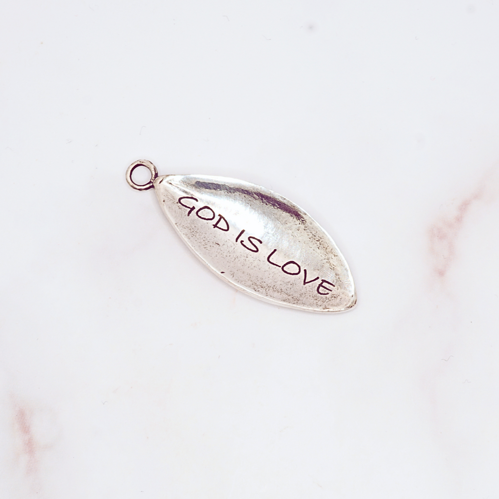 The Center Peace Pendant